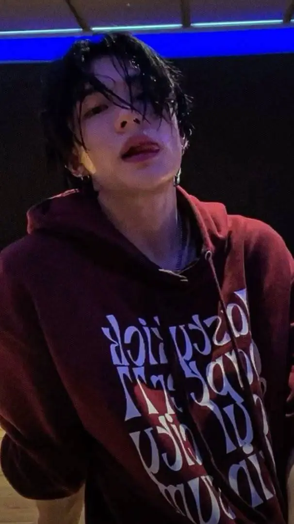 ai character: hyunjin  background