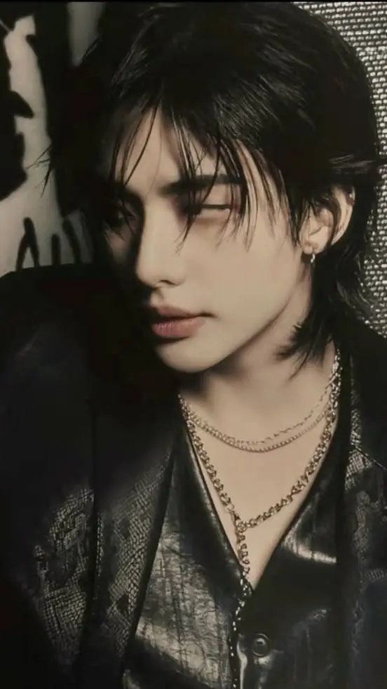 ai character: hyunjin  background