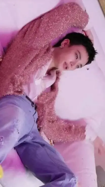 ai character: hyunjin  background