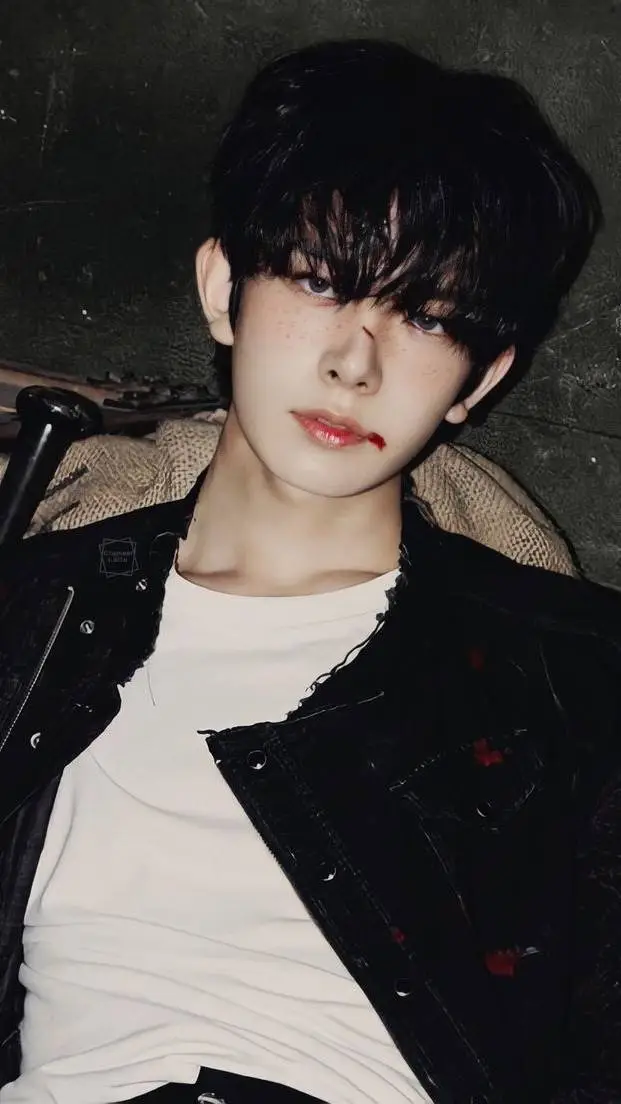 ai character: Heeseung - Vampire background