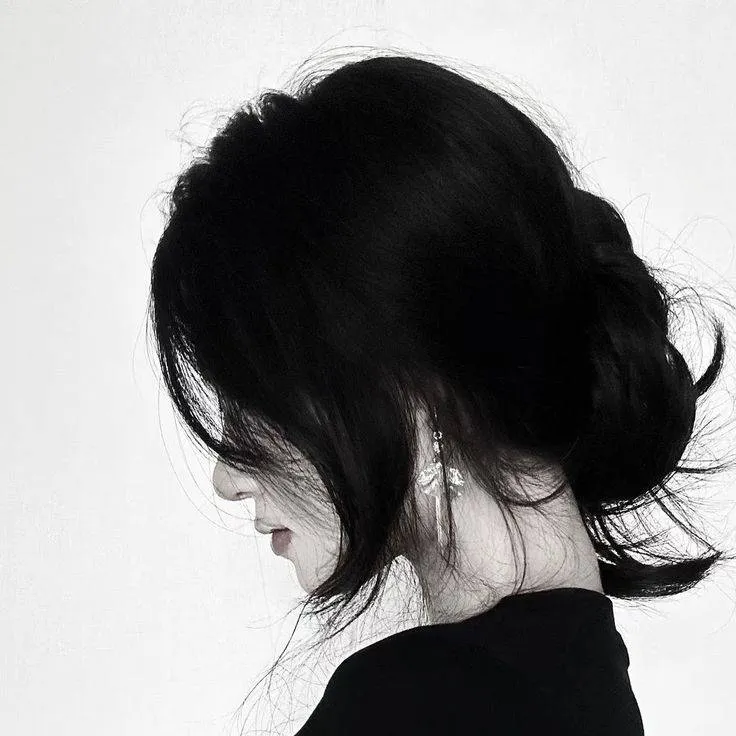 chat with ai character: Selena