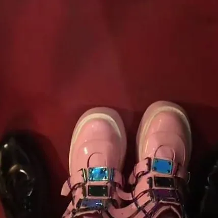 chat with ai character: Adien