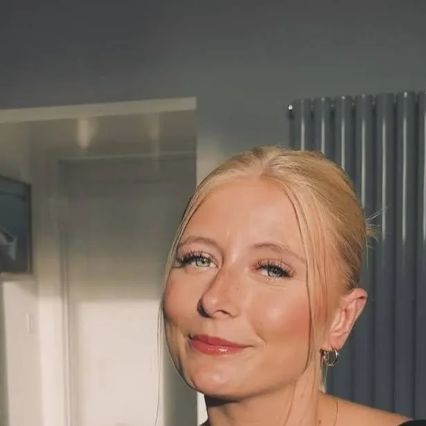 chat with ai character: Emily Wright