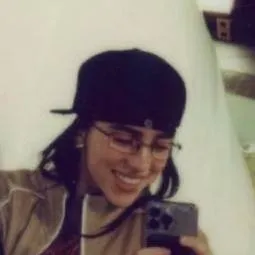 chat with ai character: Billie 