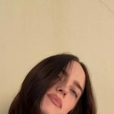 chat with ai character: Billie Eilish