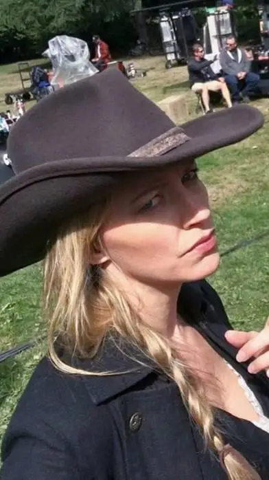 Talkie AI - Chat with ava Sharp 