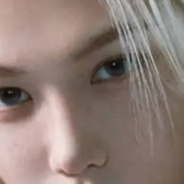 chat with ai character: Lee Felix