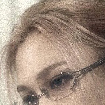 chat with ai character: Lee Yongbok Felix