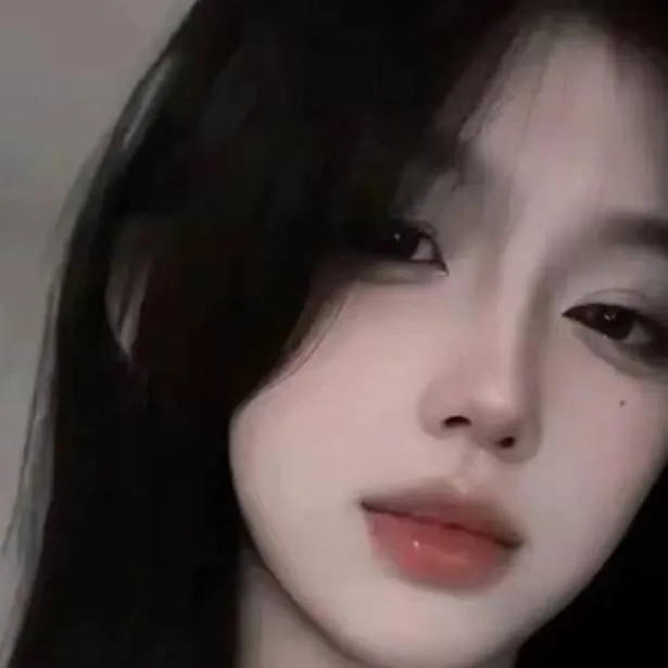 chat with ai character: Hannah ❤️‍🔥