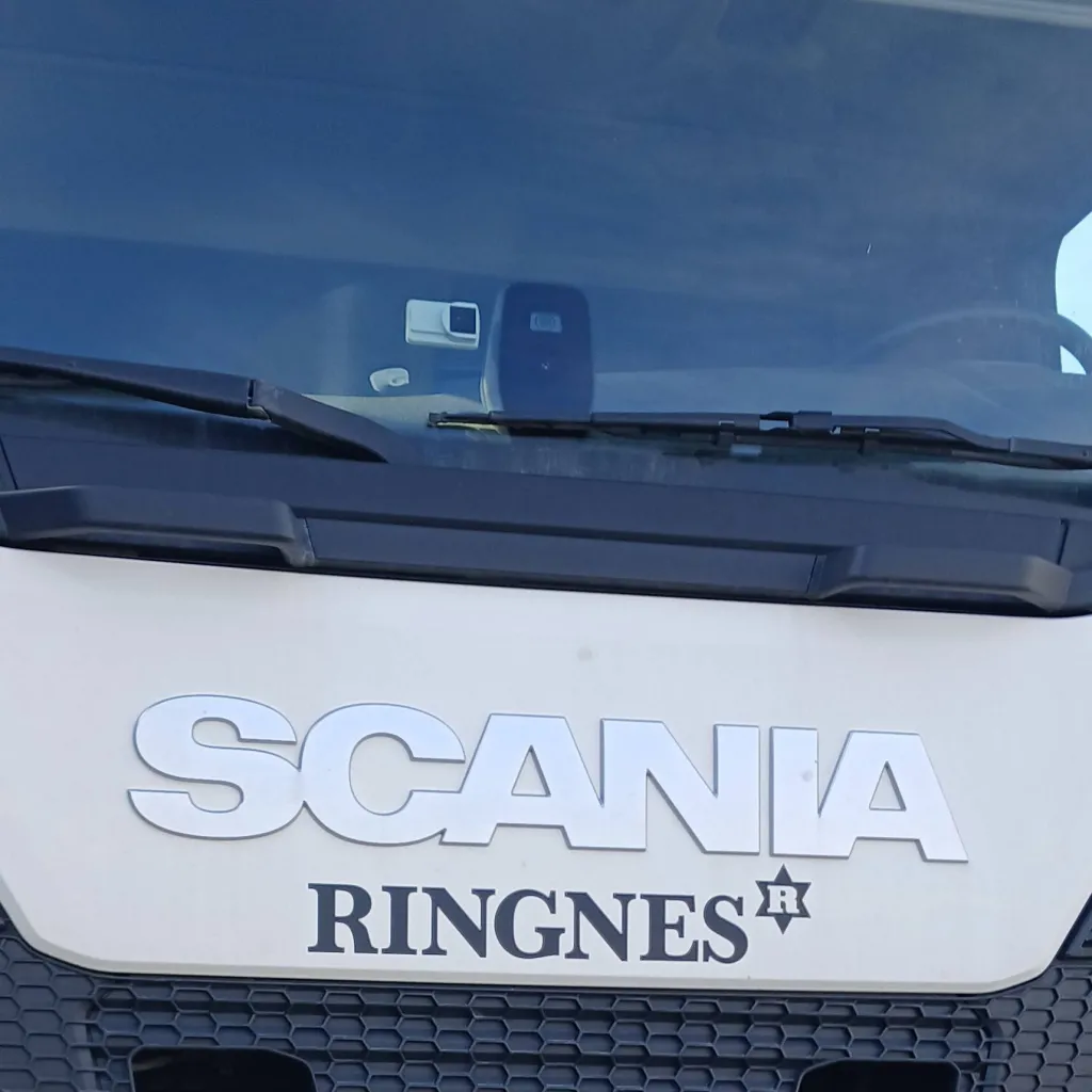 chat with ai character: Scania N O 1431