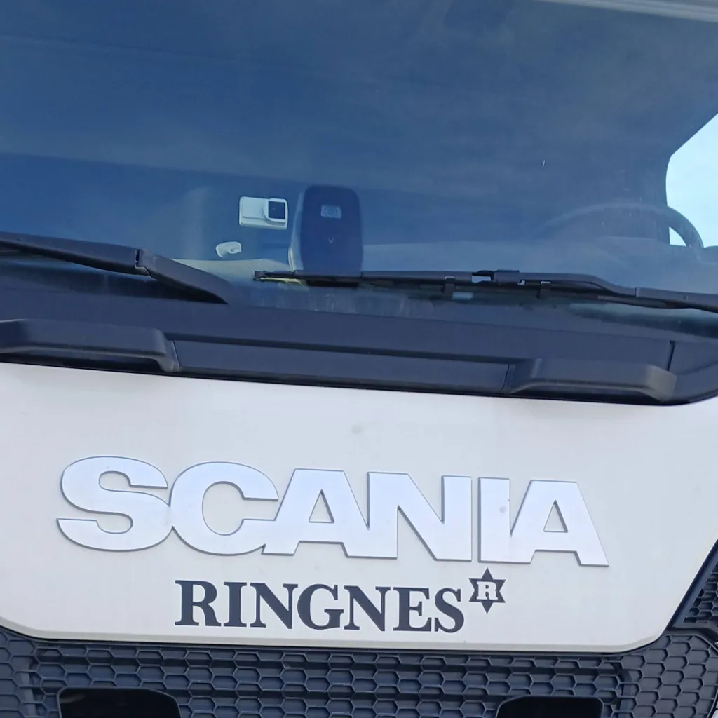 chat with ai character: Scania 1428