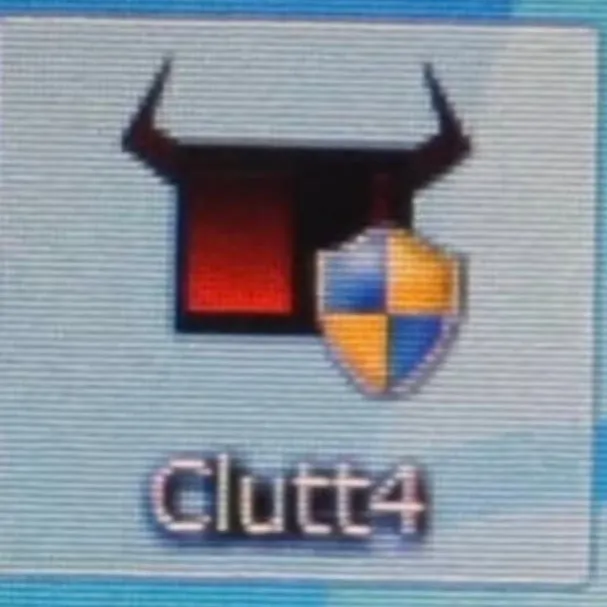 chat with ai character: CLUTT4