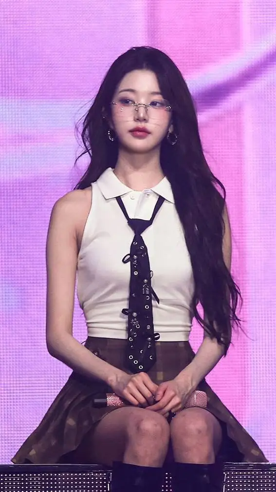 ai character: Wonyoung background