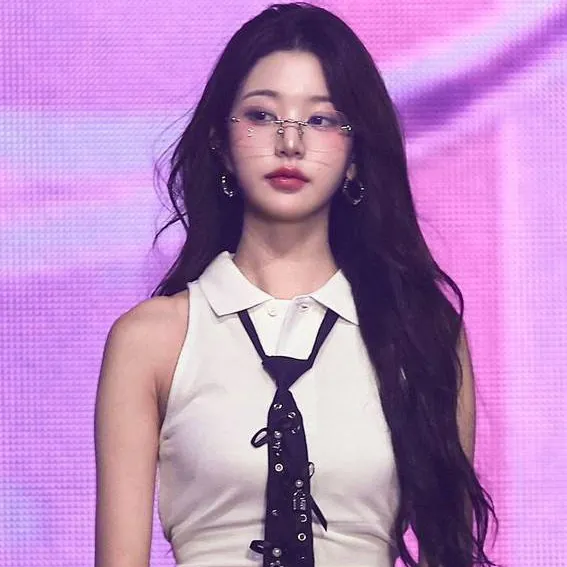 chat with ai character: Wonyoung