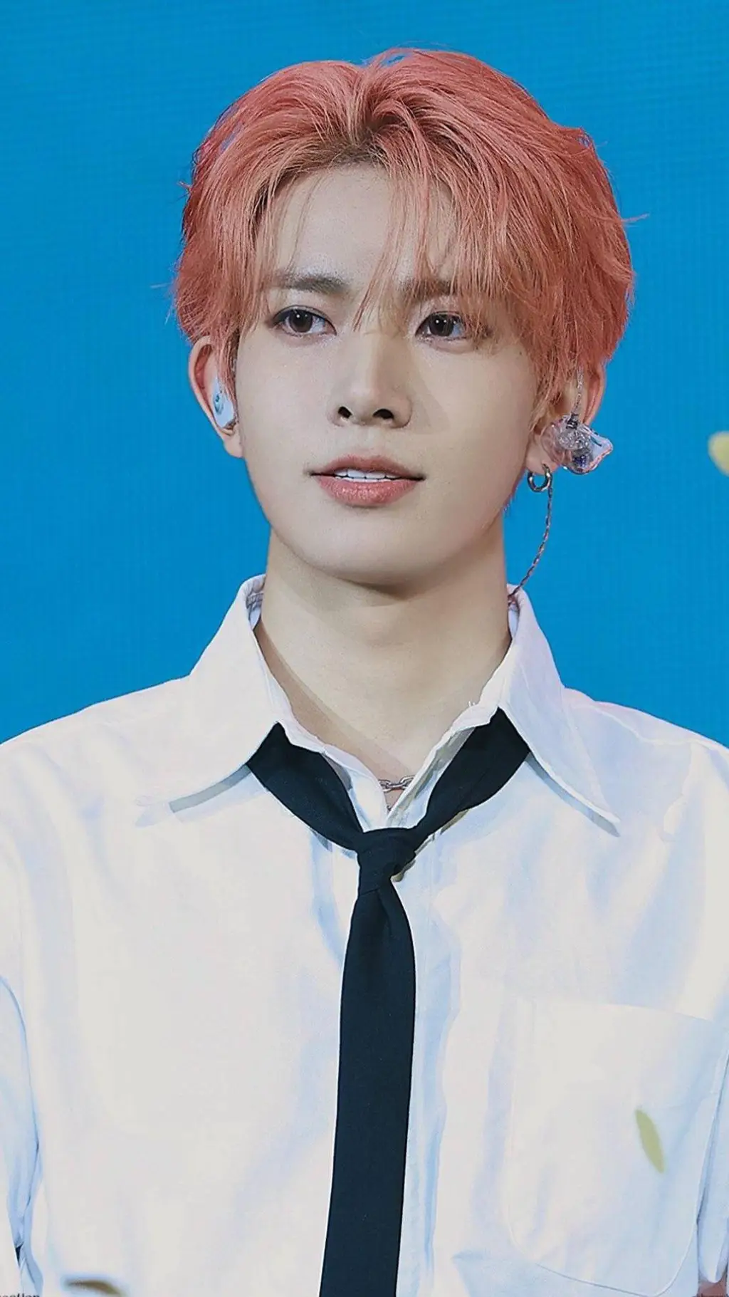 ai character: Heeseung(Enhypen) background