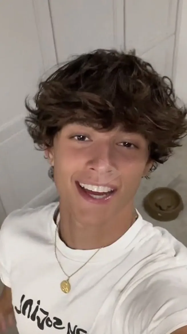 ai character: Eli  background