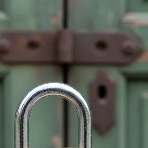 chat with ai character: master lock 1.0.