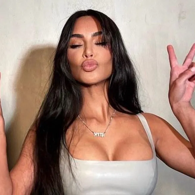 chat with ai character: Kim Kardashian ￼