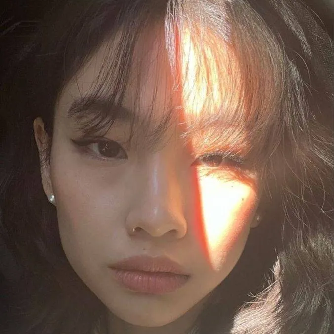 chat with ai character: Jung ho-yeon