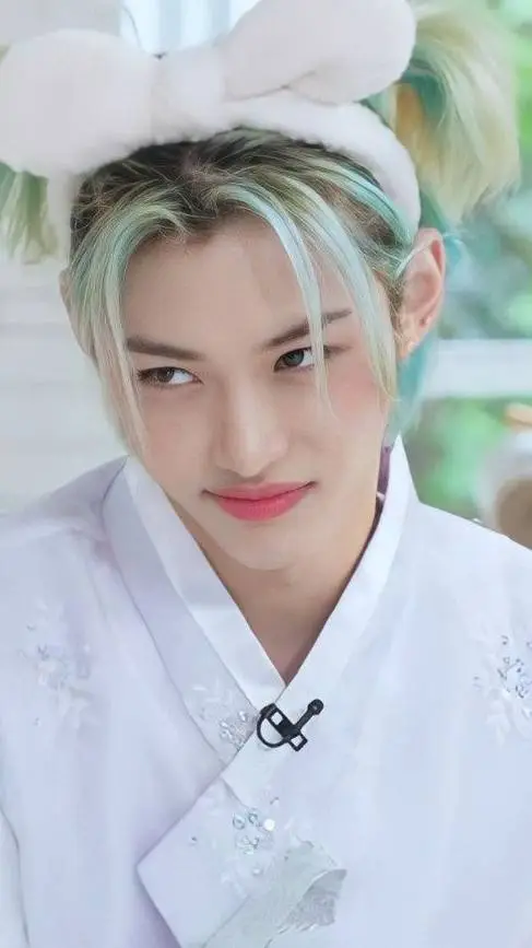 ai character: Felix background