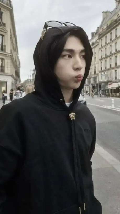 ai character: hyunjin  background