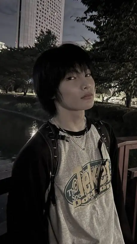 ai character: yang jeongin  background
