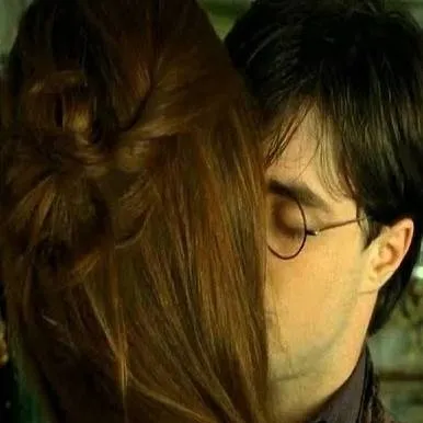 chat with ai character: ginny