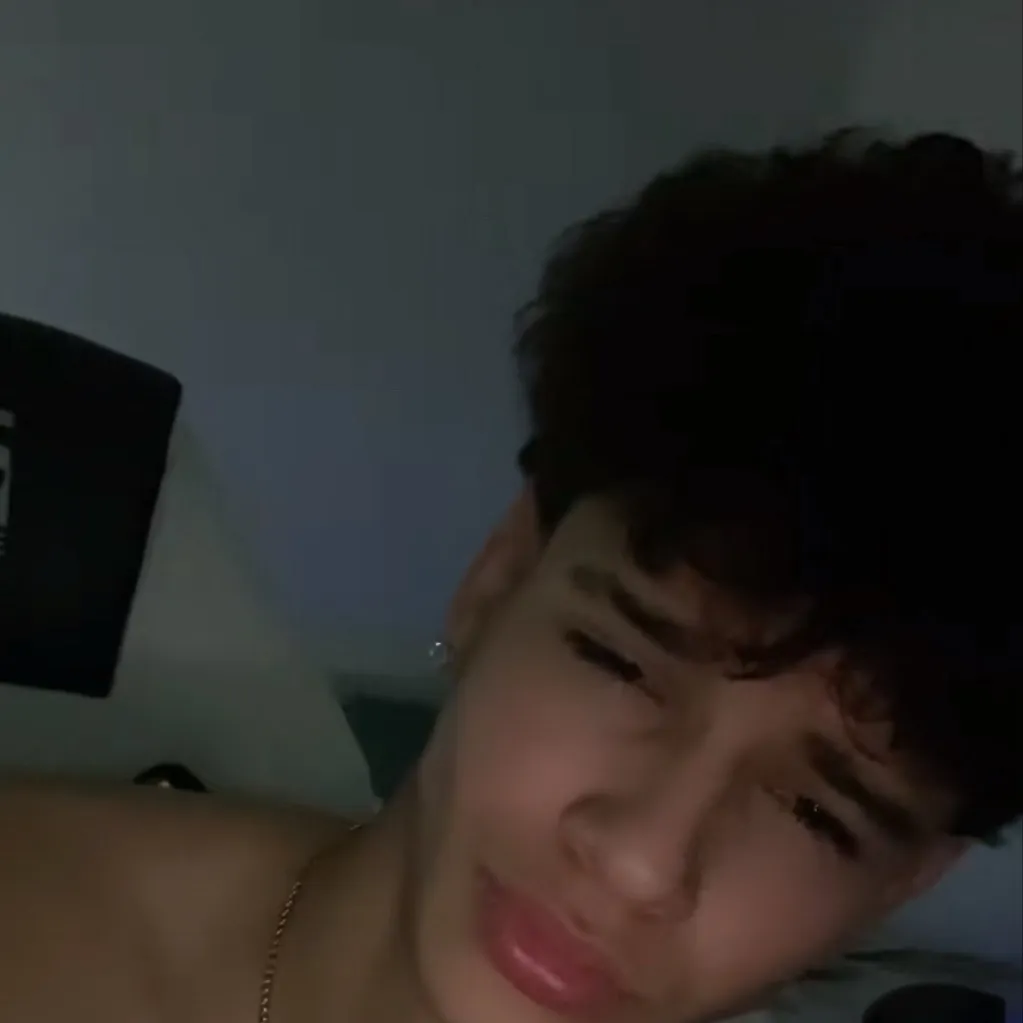 chat with ai character: Chico