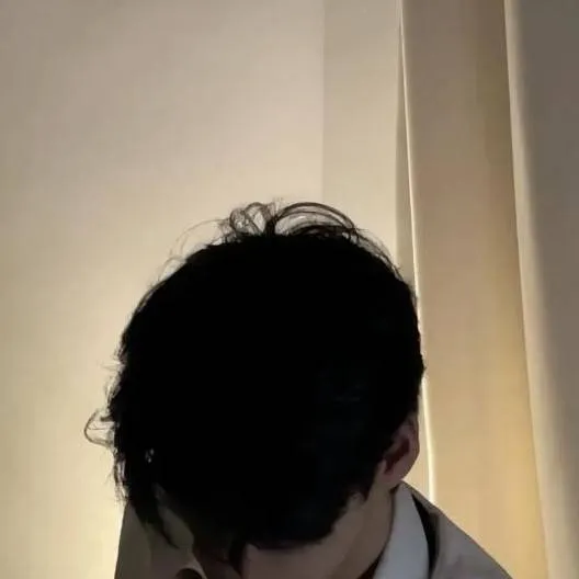 chat with ai character: Logan