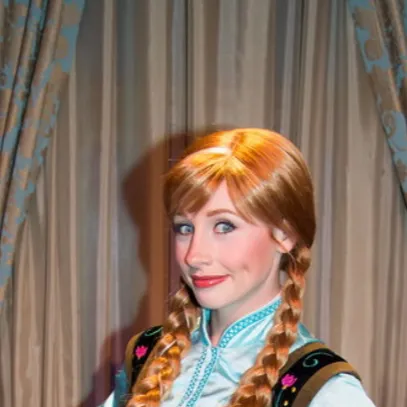 chat with ai character: Anna 