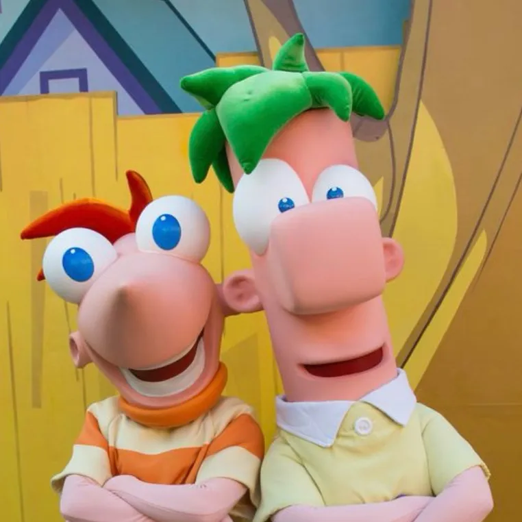 chat with ai character: Phineas und Ferb 