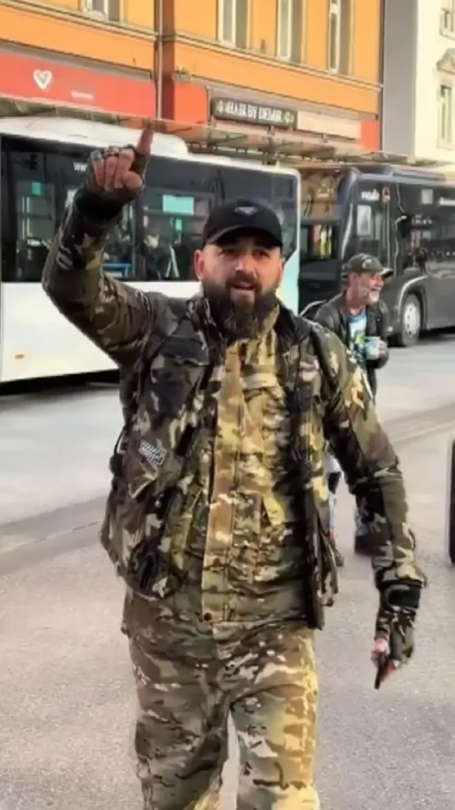 ai character: Arabischer Armee  background