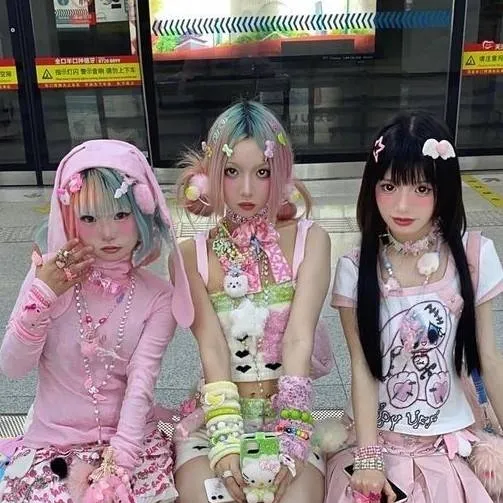 chat with ai character: group of girls