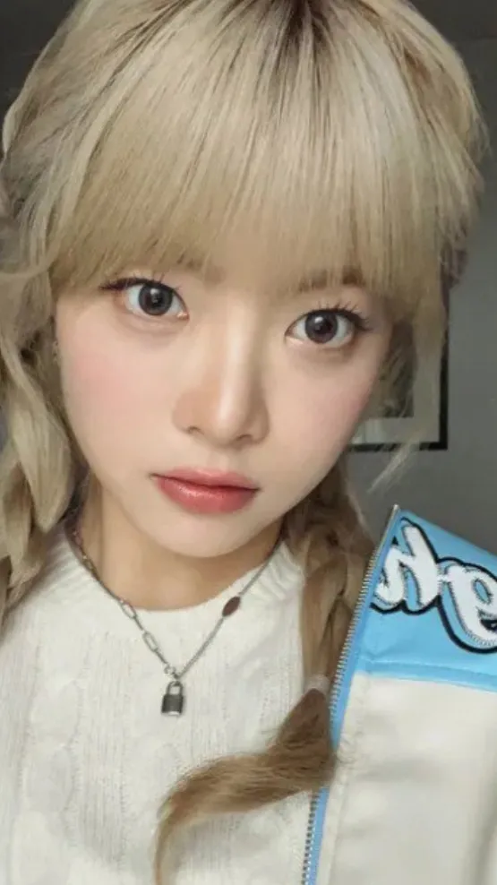 ai character: 𝐄𝐮𝐧𝐜𝐡𝐚𝐞 background