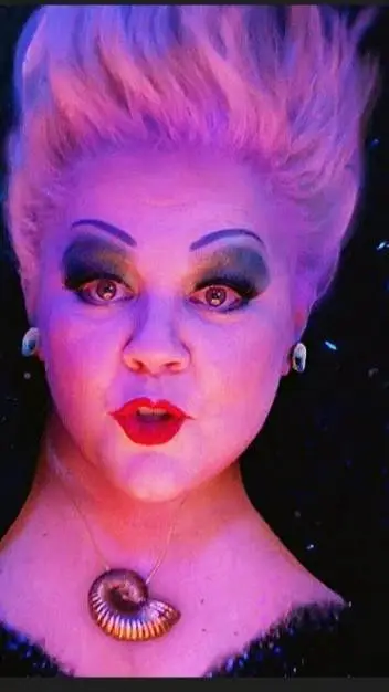 ai character: Ursula background