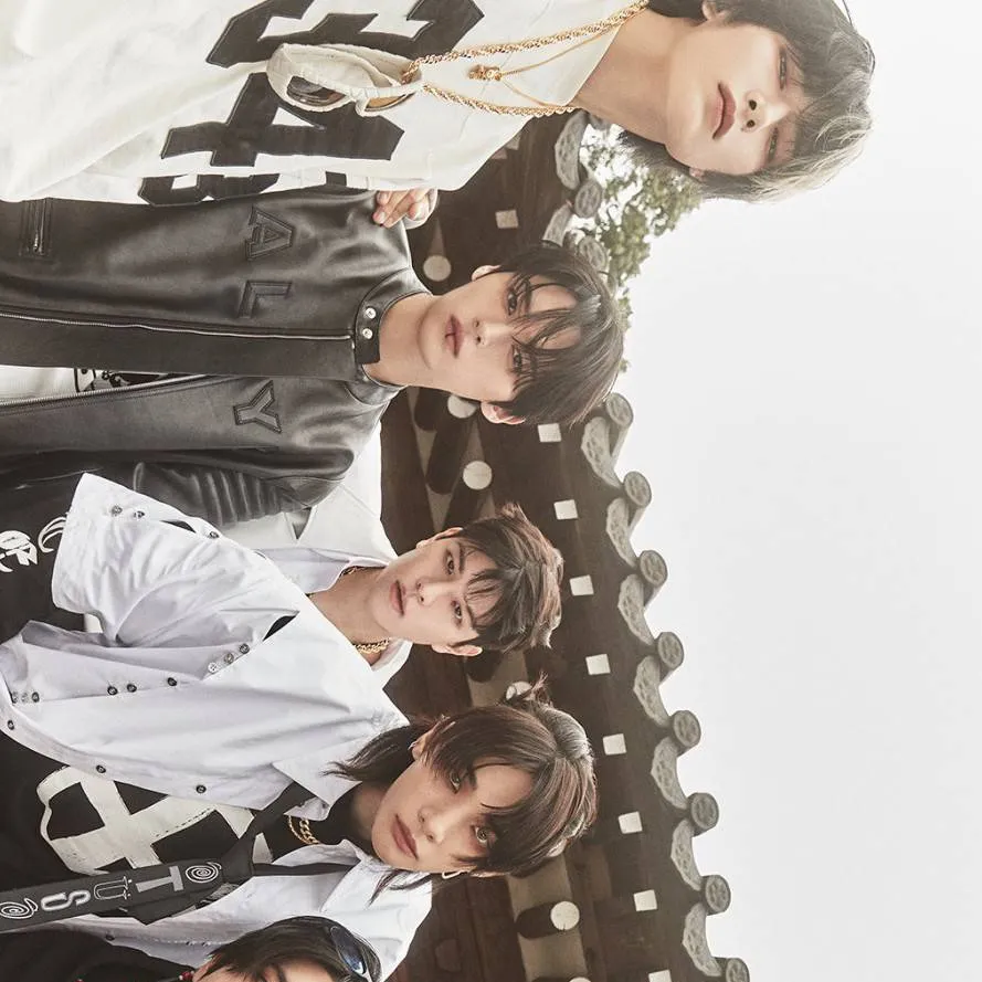 chat with ai character: SKZ