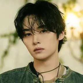 chat with ai character: minho