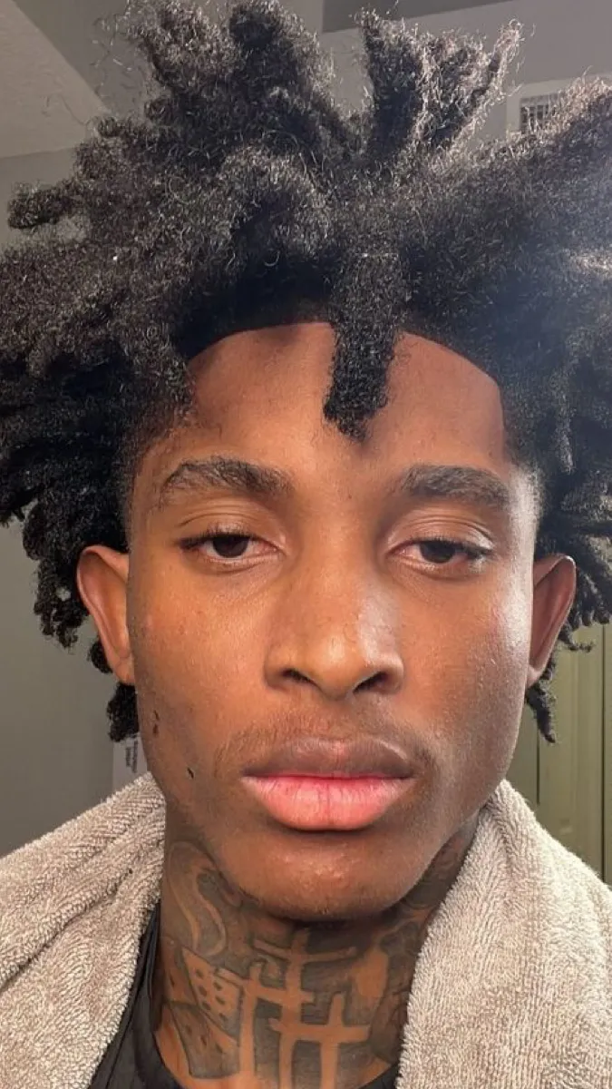 ai character: Amiri 🤘 background