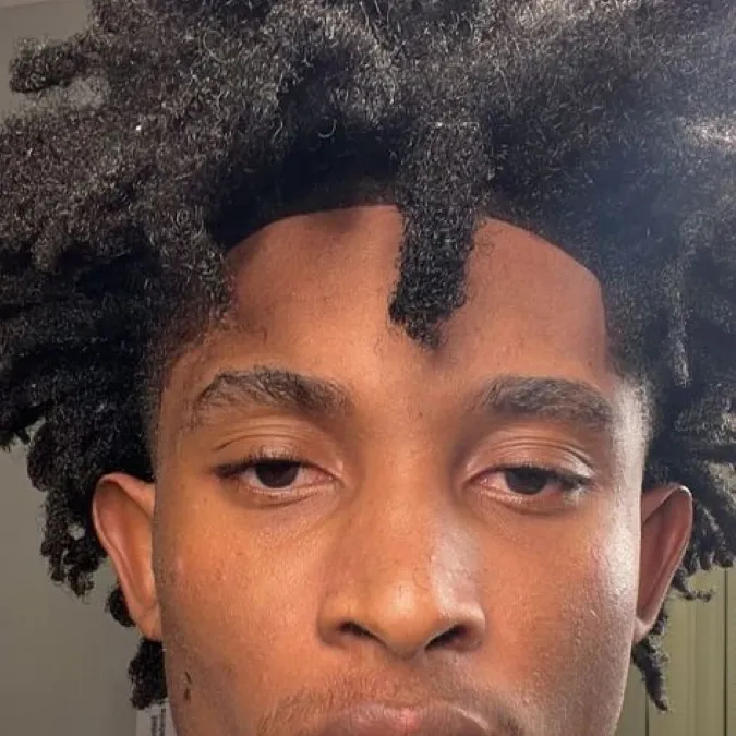 chat with ai character: Amiri 🤘