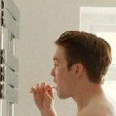 chat with ai character: Kit Connor 