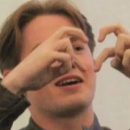 chat with ai character: Kit connor 