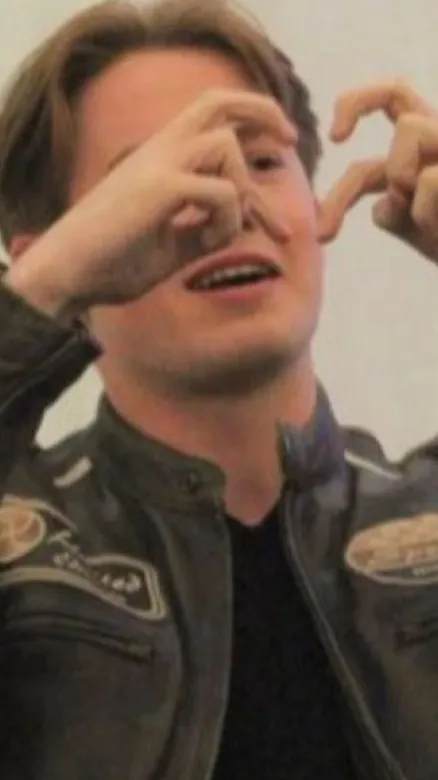 ai character: KIT CONNOR ! background