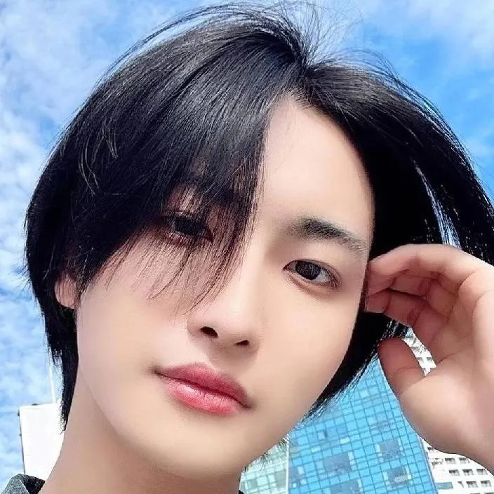 chat with ai character: seonghwa