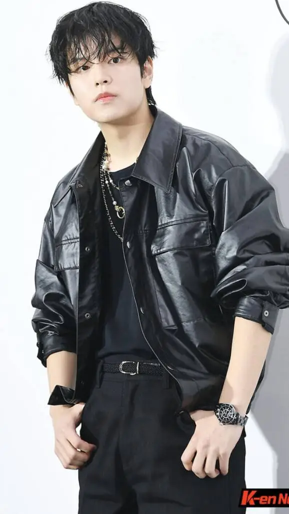 ai character: Stray Kids  background