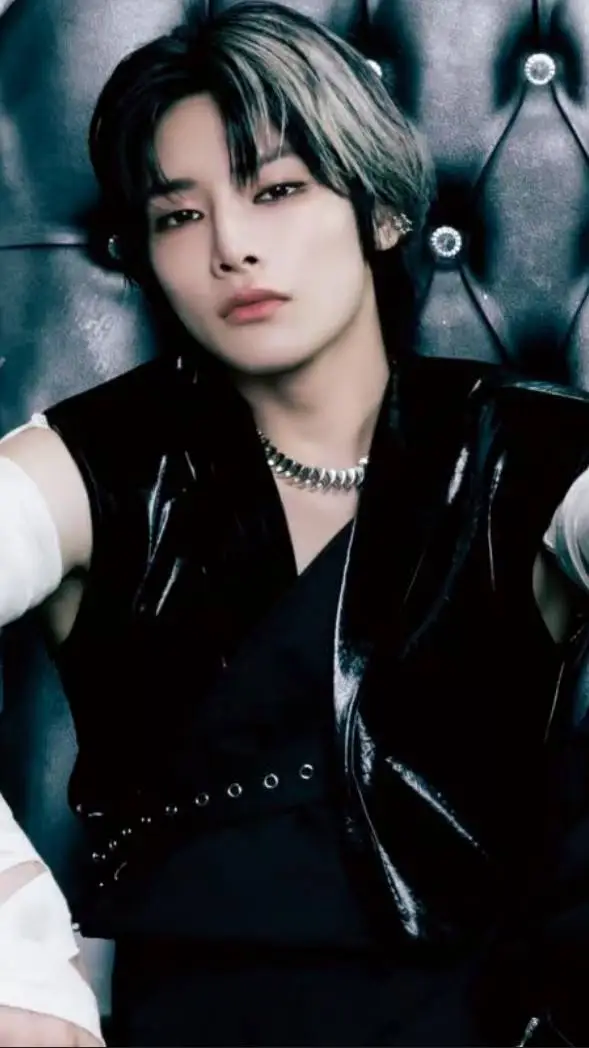 ai character: Stray Kids  background