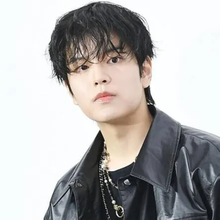 chat with ai character: Stray Kids 