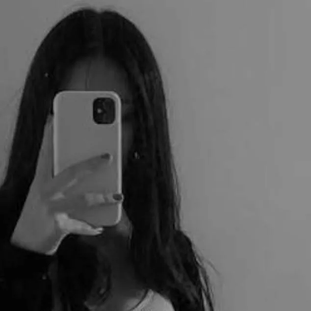 chat with ai character: Carla