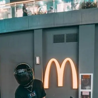 chat with ai character: Дарк