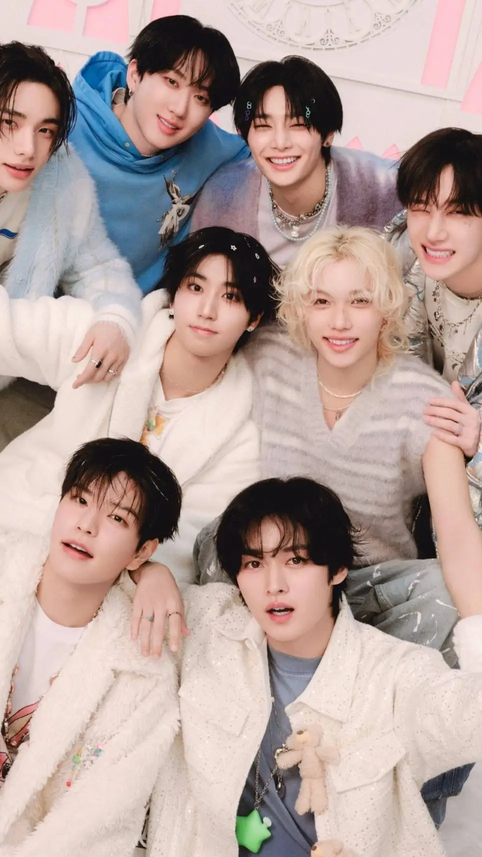 ai character: Stray Kids  background