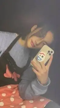 ai character: Hyunjin  background